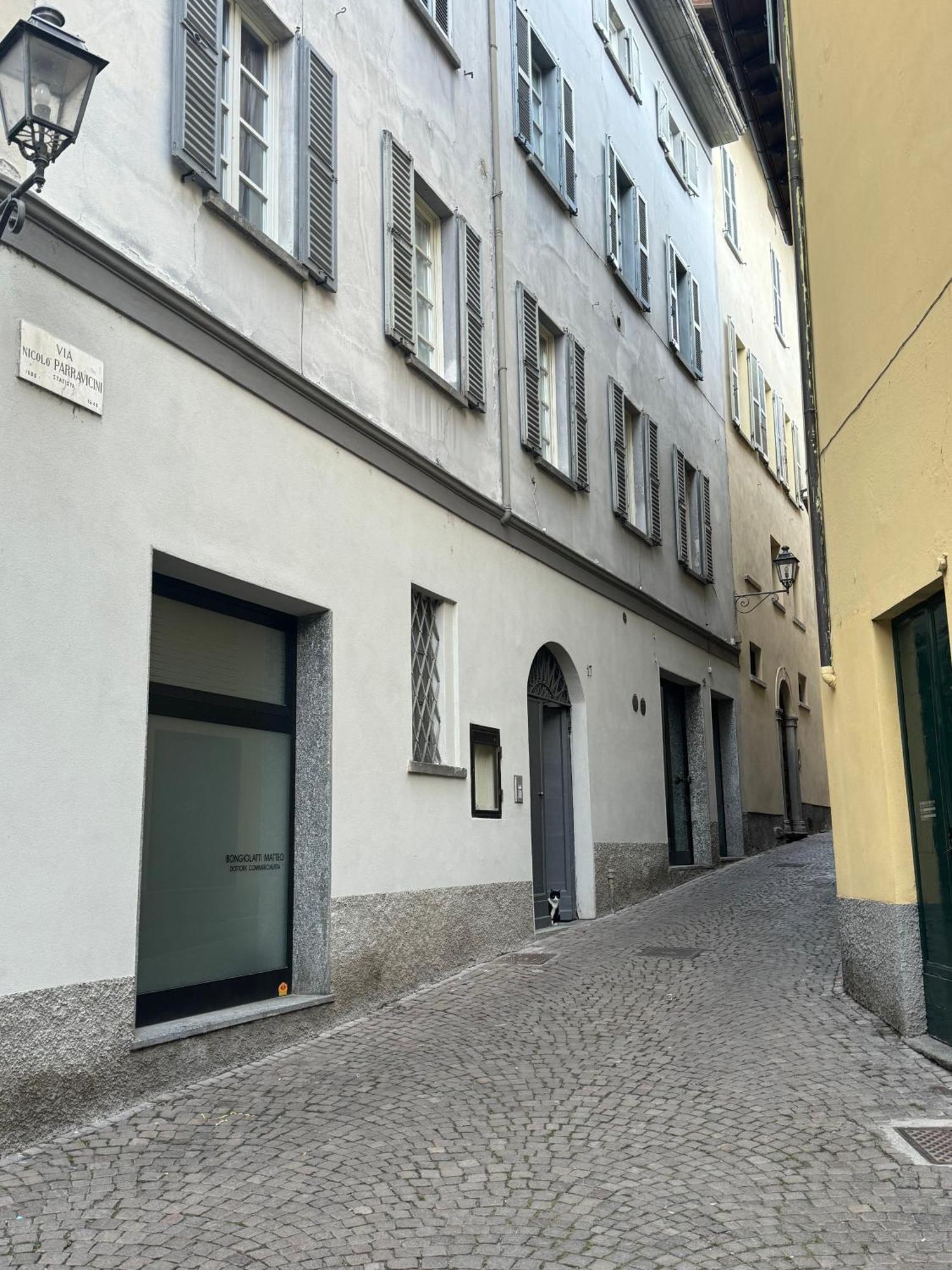Casa Parravicini Apartment Sondrio Bagian luar foto