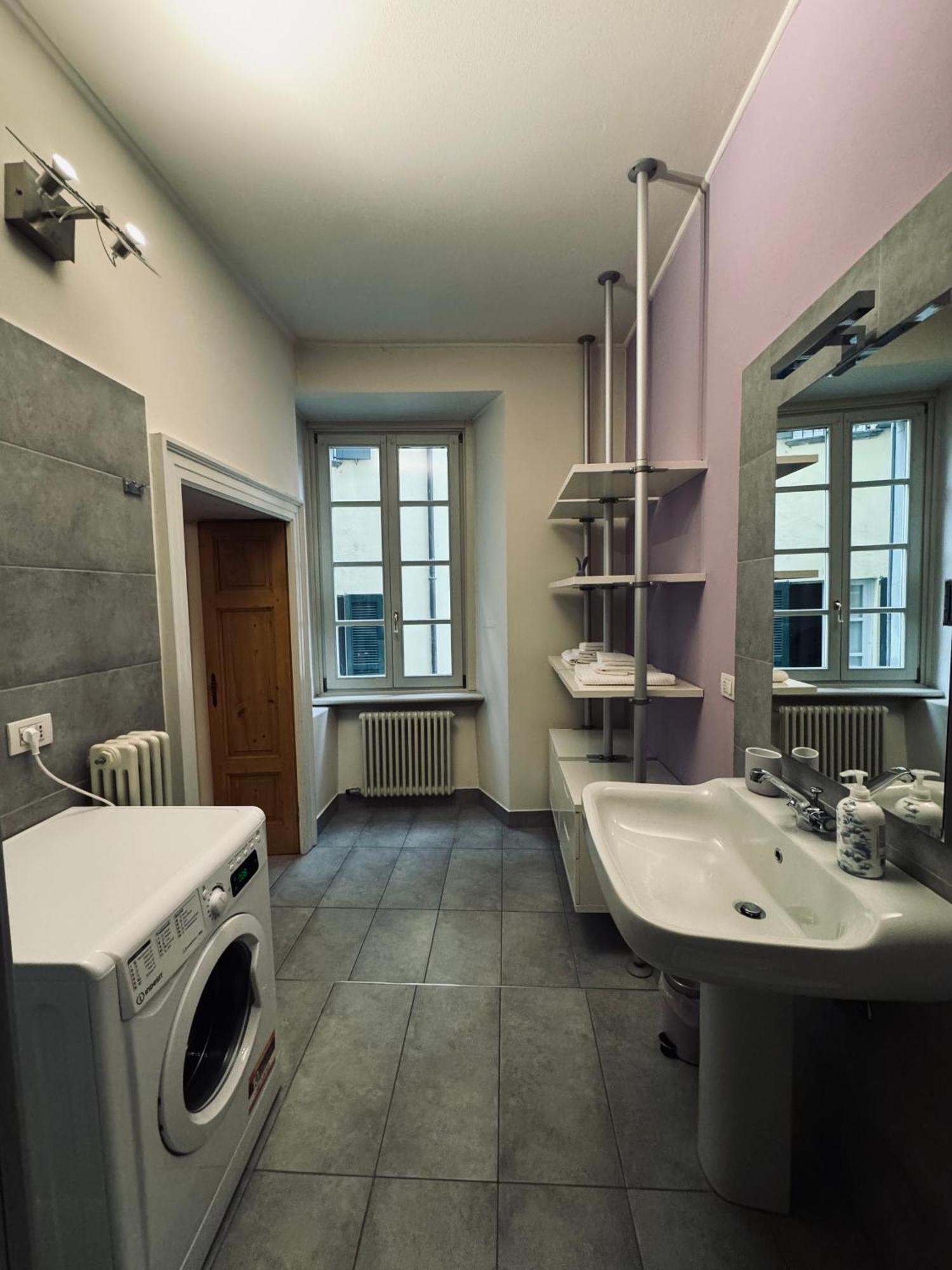 Casa Parravicini Apartment Sondrio Bagian luar foto